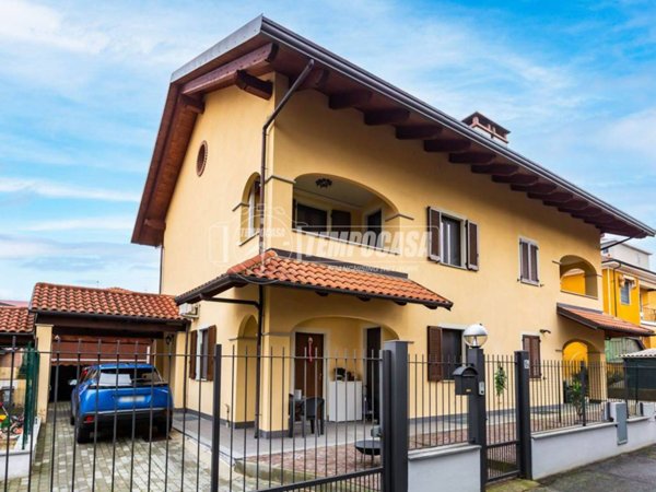 casa indipendente in vendita a Moncalieri in zona Moriondo