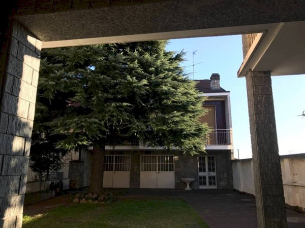casa indipendente in vendita a Moncalieri in zona Moriondo