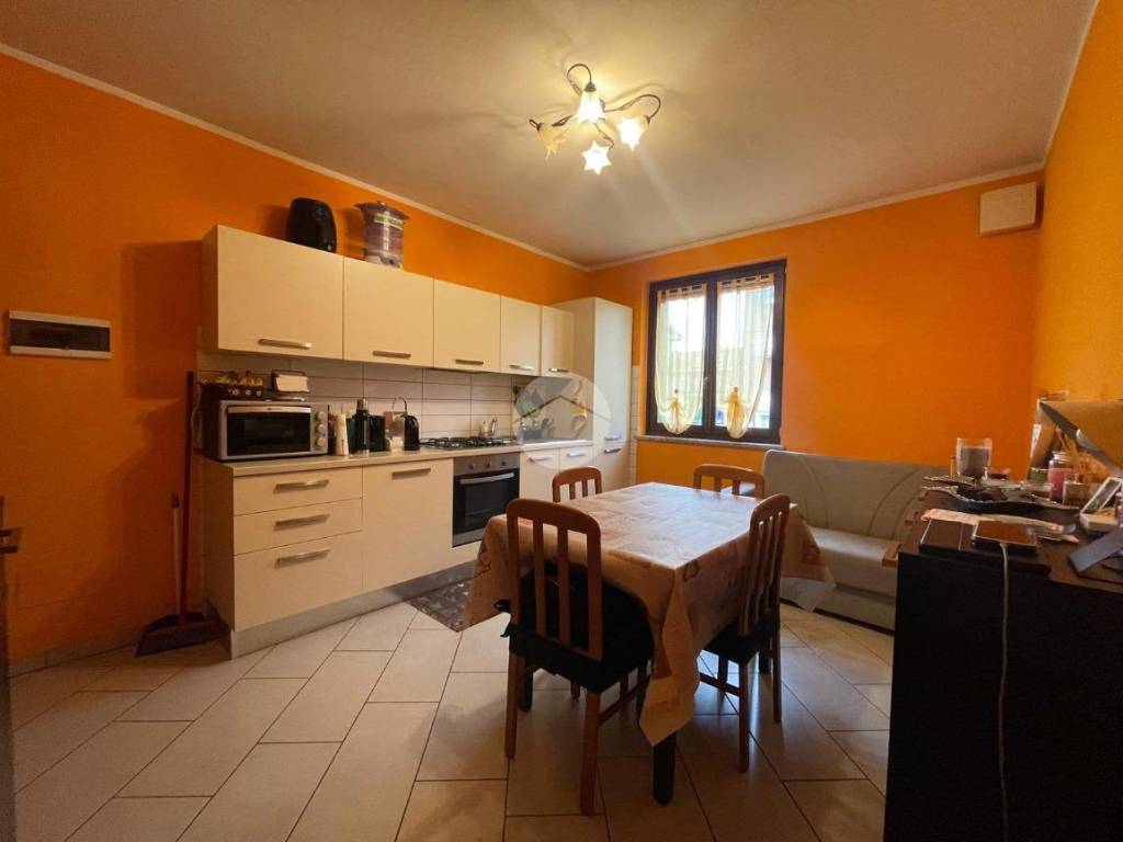 appartamento in vendita a Moncalieri in zona Testona