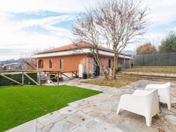 casa indipendente in vendita a Moncalieri in zona Testona