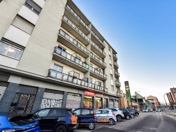 negozio in vendita a Moncalieri