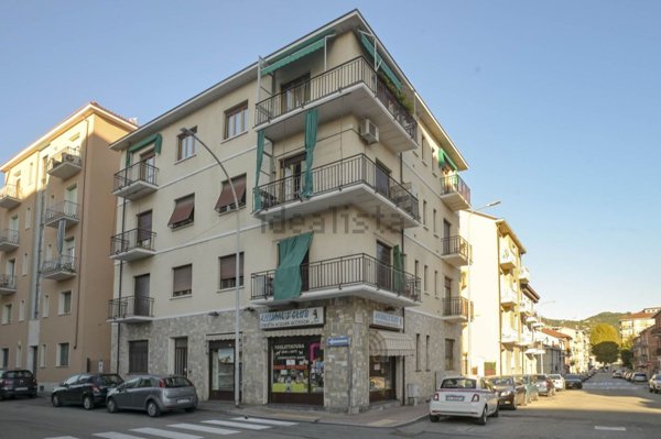 negozio in vendita a Moncalieri