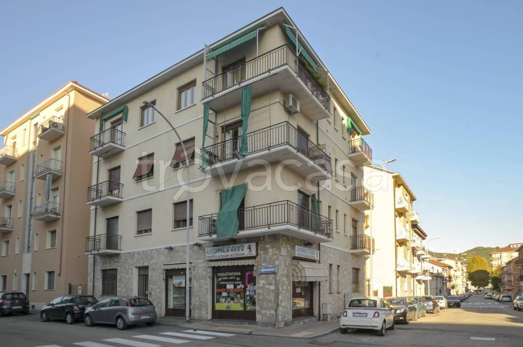 negozio in vendita a Moncalieri