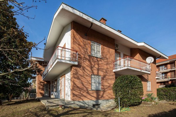 casa indipendente in vendita a Moncalieri in zona Testona
