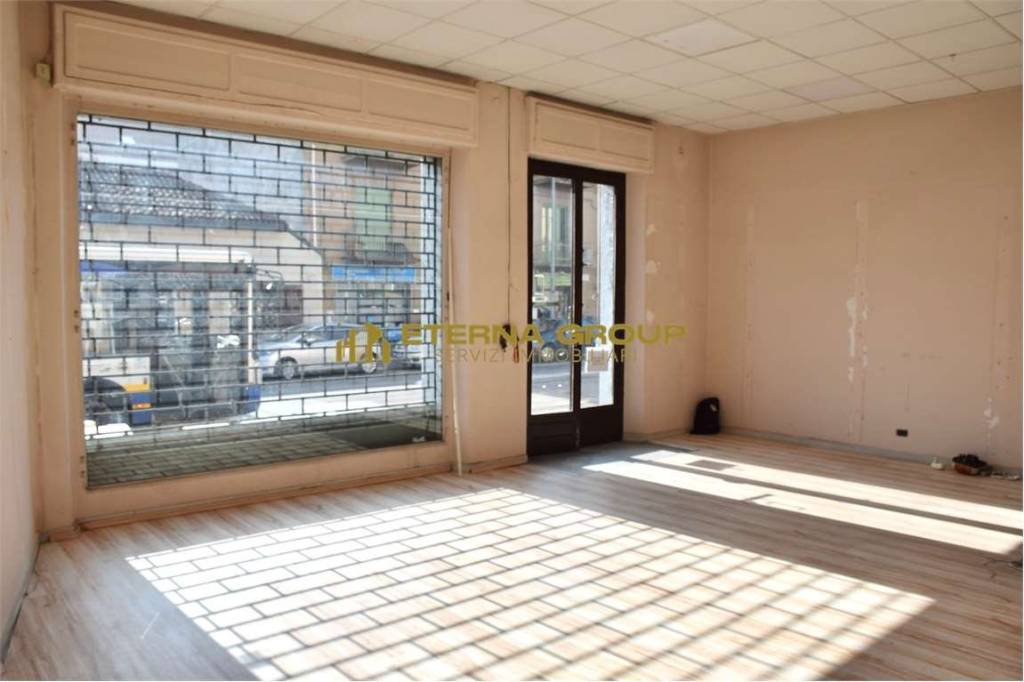 negozio in vendita a Moncalieri