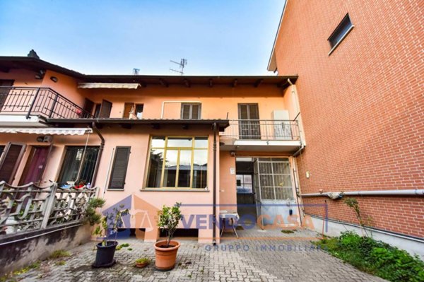 casa indipendente in vendita a Moncalieri in zona Testona