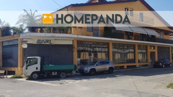locale commerciale in vendita a Moncalieri