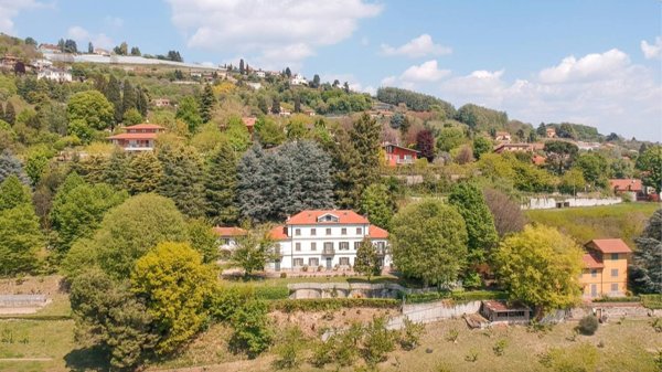 casa indipendente in vendita a Moncalieri in zona Revigliasco