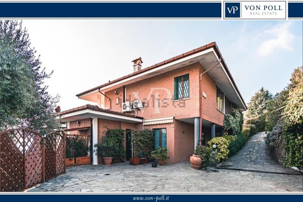 casa indipendente in vendita a Moncalieri in zona Revigliasco