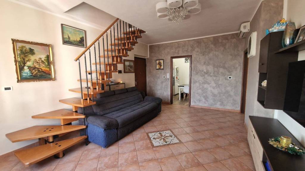 appartamento in vendita a Moncalieri in zona Tetti Piatti