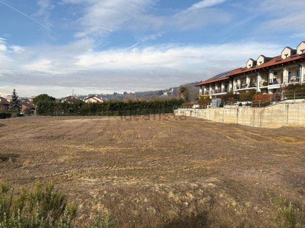 terreno edificabile in vendita a Moncalieri in zona Revigliasco
