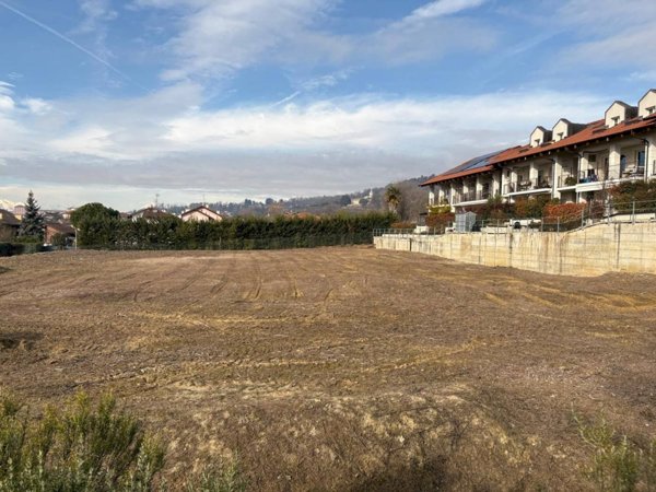 terreno edificabile in vendita a Moncalieri in zona Revigliasco