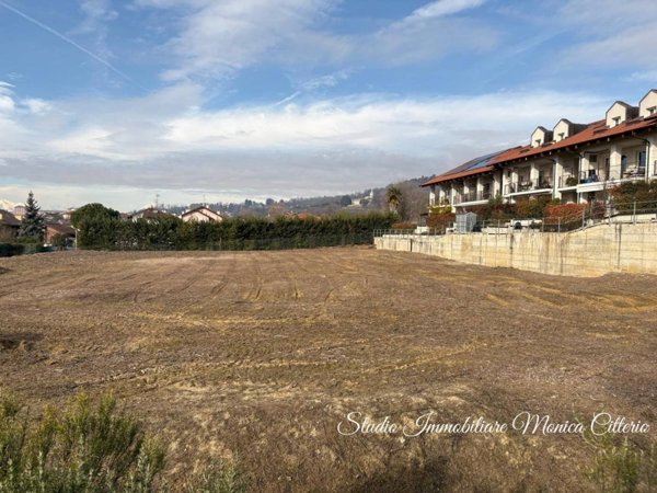 terreno edificabile in vendita a Moncalieri in zona Revigliasco