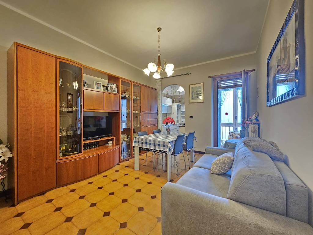 appartamento in vendita a Moncalieri in zona Borgo San Pietro