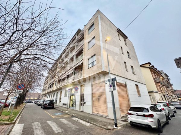 negozio in vendita a Moncalieri
