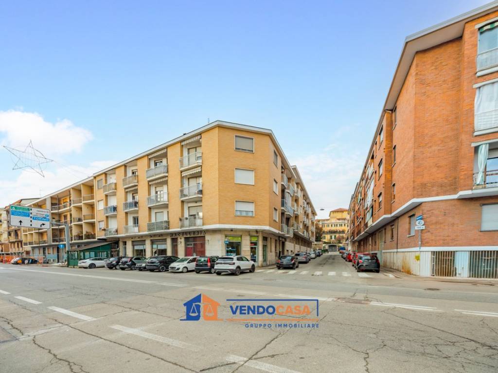 negozio in vendita a Moncalieri