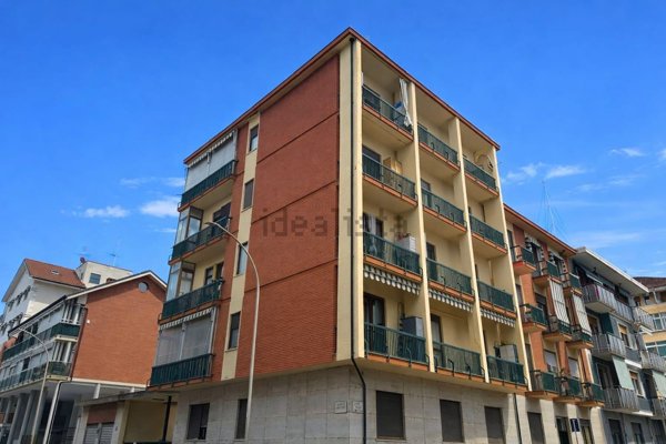 appartamento in vendita a Moncalieri in zona Borgo San Pietro