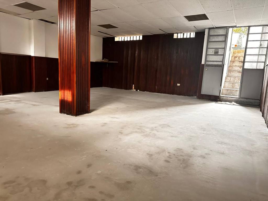 locale commerciale in vendita a Moncalieri