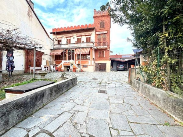 casa indipendente in vendita a Moncalieri in zona Tetti Rolle