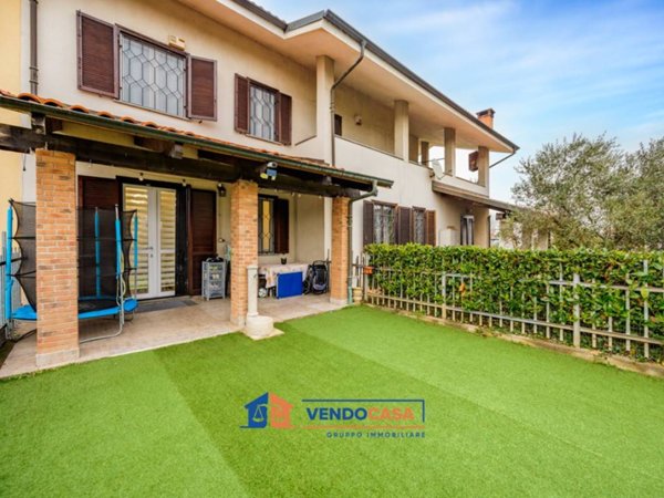 casa indipendente in vendita a Moncalieri in zona Tagliaferro