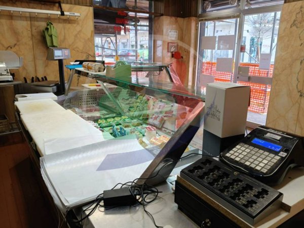 negozio in vendita a Moncalieri