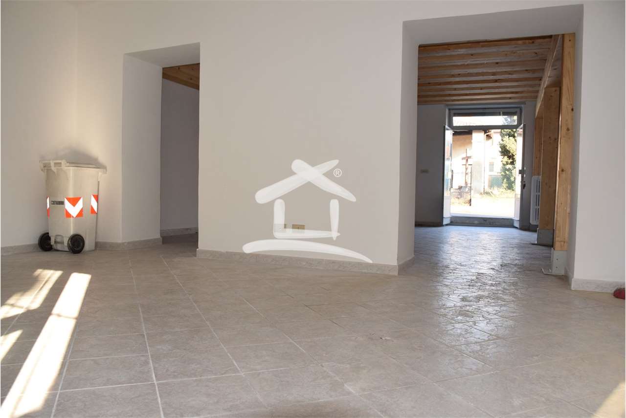 negozio in vendita a Moncalieri