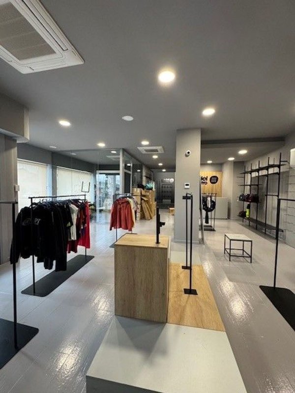 locale commerciale in vendita a Moncalieri