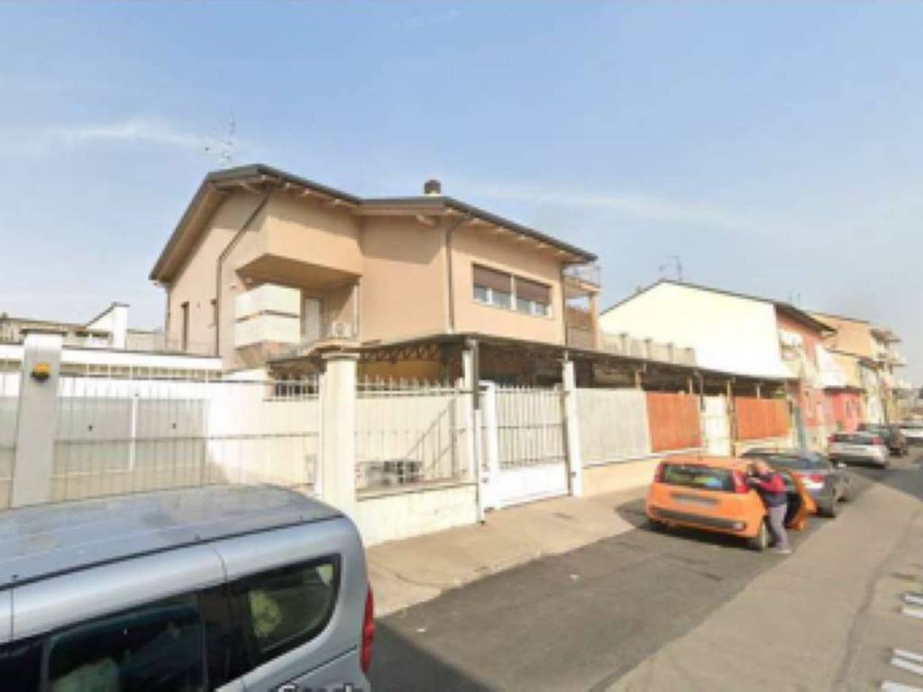 locale commerciale in vendita a Moncalieri