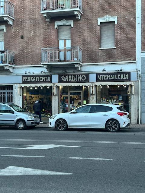 negozio in vendita a Moncalieri
