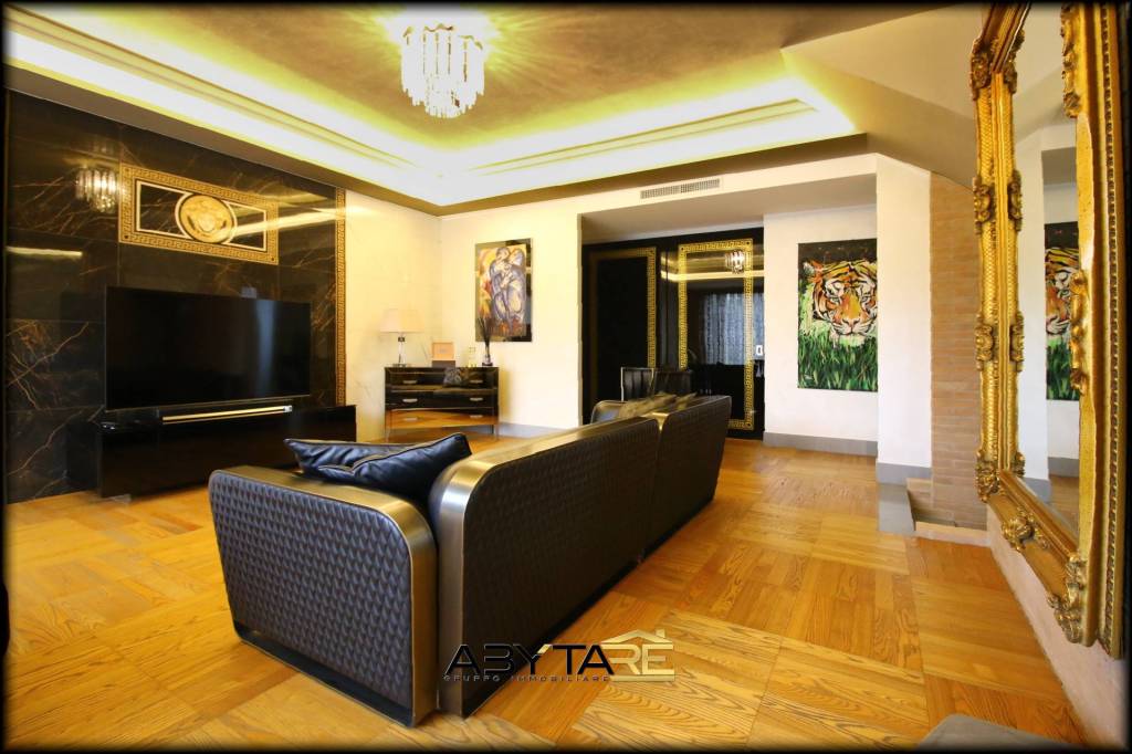 casa indipendente in vendita a Moncalieri in zona Revigliasco