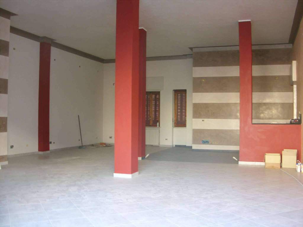 negozio in vendita a Moncalieri