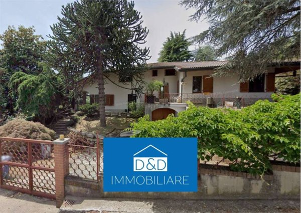 casa indipendente in vendita a Moncalieri in zona Revigliasco
