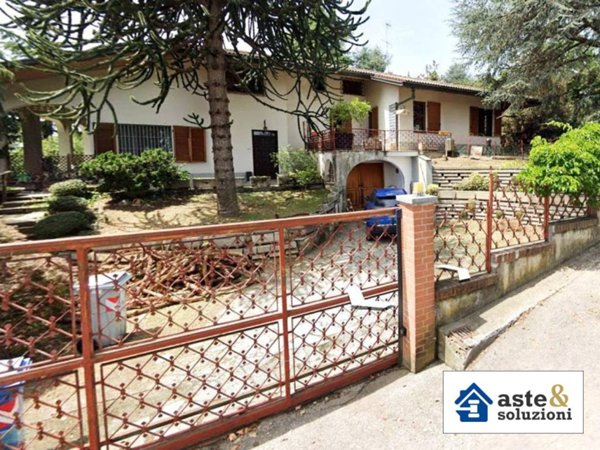casa indipendente in vendita a Moncalieri in zona Revigliasco