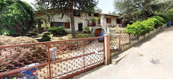 casa indipendente in vendita a Moncalieri in zona Revigliasco