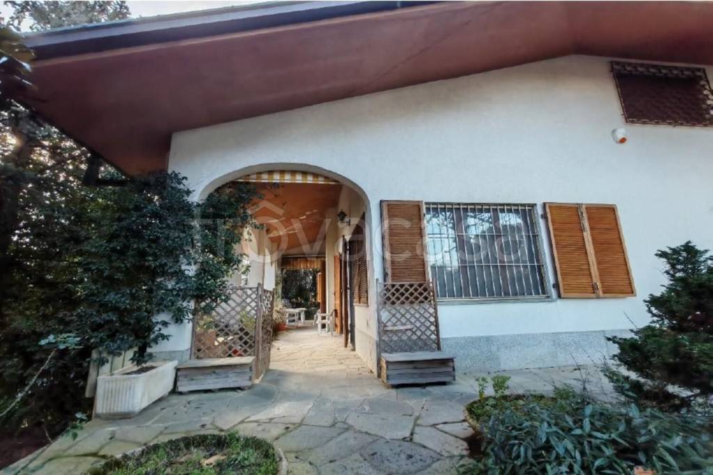 casa indipendente in vendita a Moncalieri in zona Revigliasco