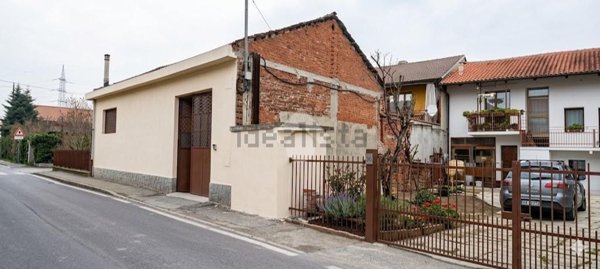 locale di sgombero in vendita a Moncalieri in zona Tagliaferro