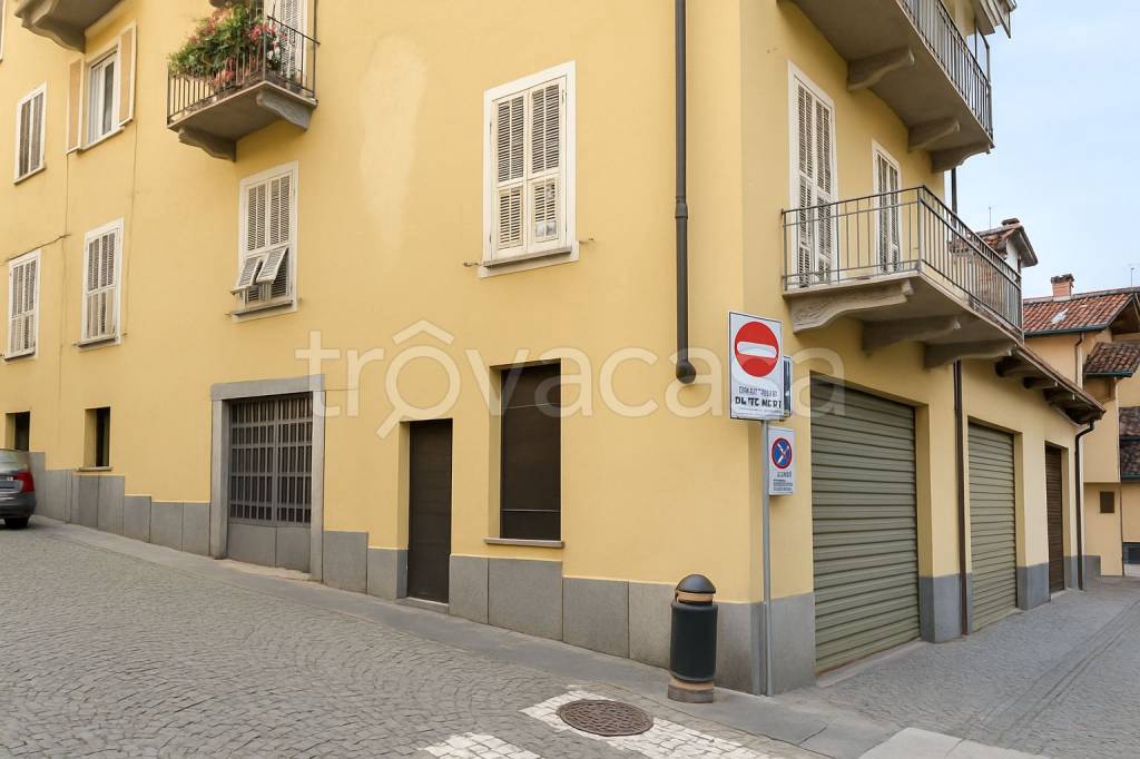 locale commerciale in vendita a Moncalieri