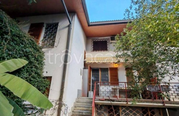 casa indipendente in vendita a Moncalieri in zona Revigliasco