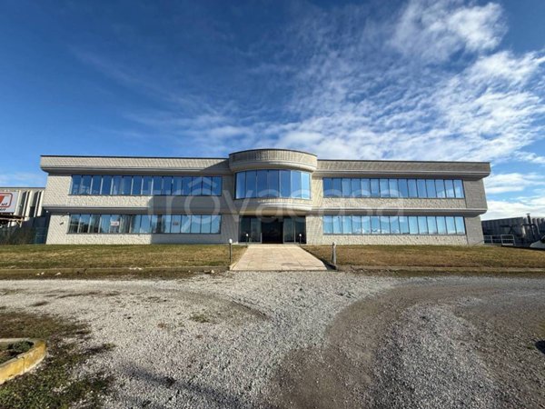 capannone in vendita a Moncalieri