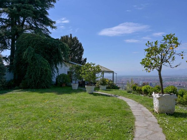 casa indipendente in vendita a Moncalieri in zona Revigliasco