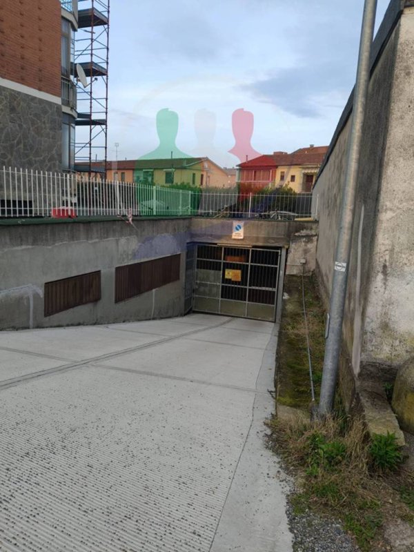 locale di sgombero in vendita a Moncalieri