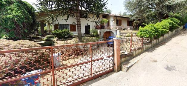 casa indipendente in vendita a Moncalieri in zona Revigliasco