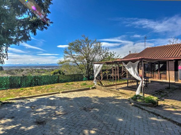 casa indipendente in vendita a Moncalieri
