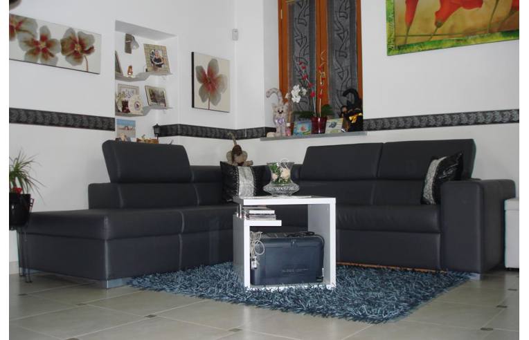 casa indipendente in vendita a Moncalieri in zona Testona