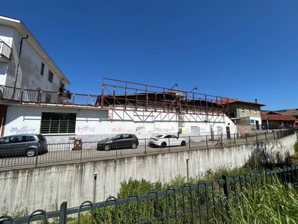 negozio in vendita a Moncalieri in zona Moriondo