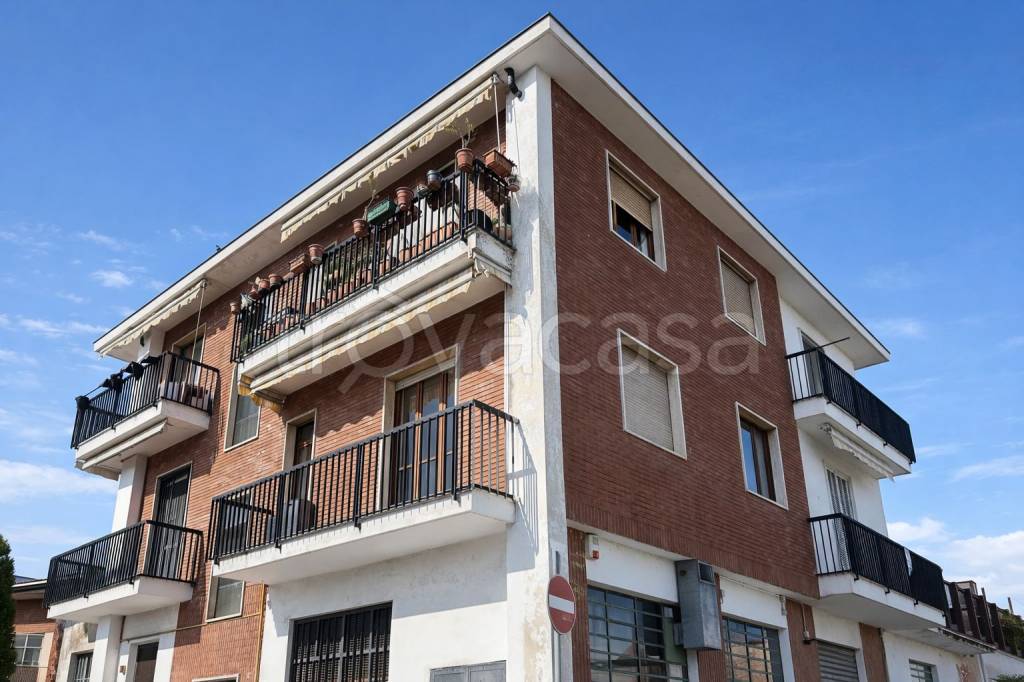 appartamento in vendita a Moncalieri in zona Testona