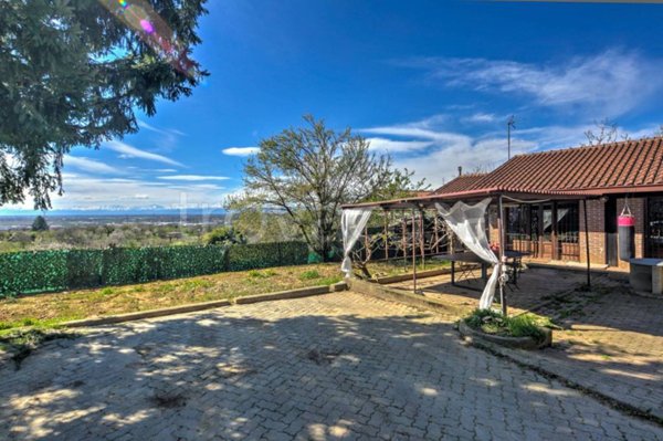 casa indipendente in vendita a Moncalieri in zona Revigliasco