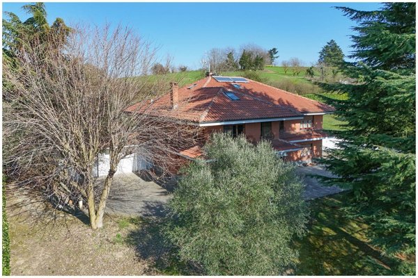 casa indipendente in vendita a Moncalieri in zona Revigliasco