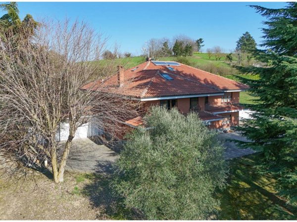 casa indipendente in vendita a Moncalieri in zona Revigliasco