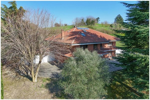 casa indipendente in vendita a Moncalieri in zona Revigliasco